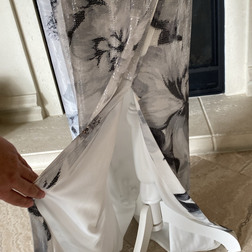 Calvin Klein Floral Evening Gown - Picture 14 of 17